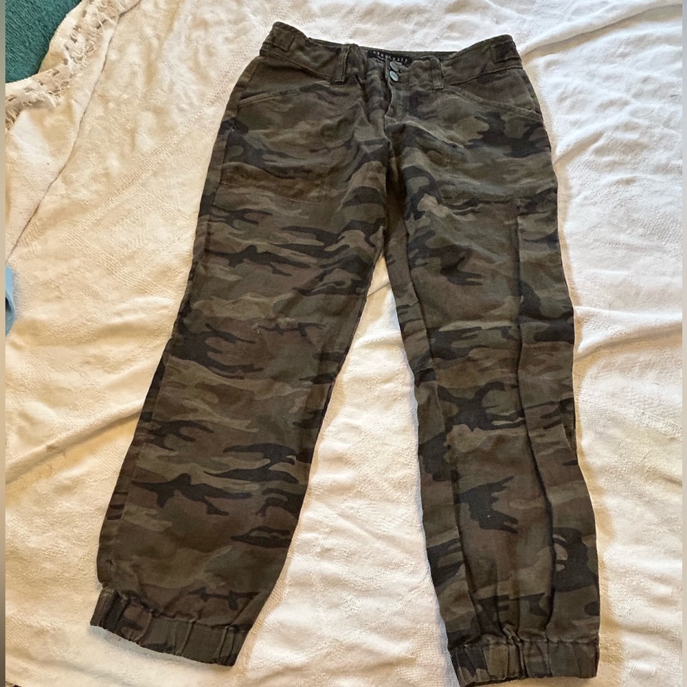 Sanctuary camo linen pants. Size 27